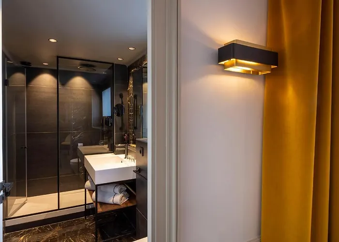 Victoria Palace Hotel 4*